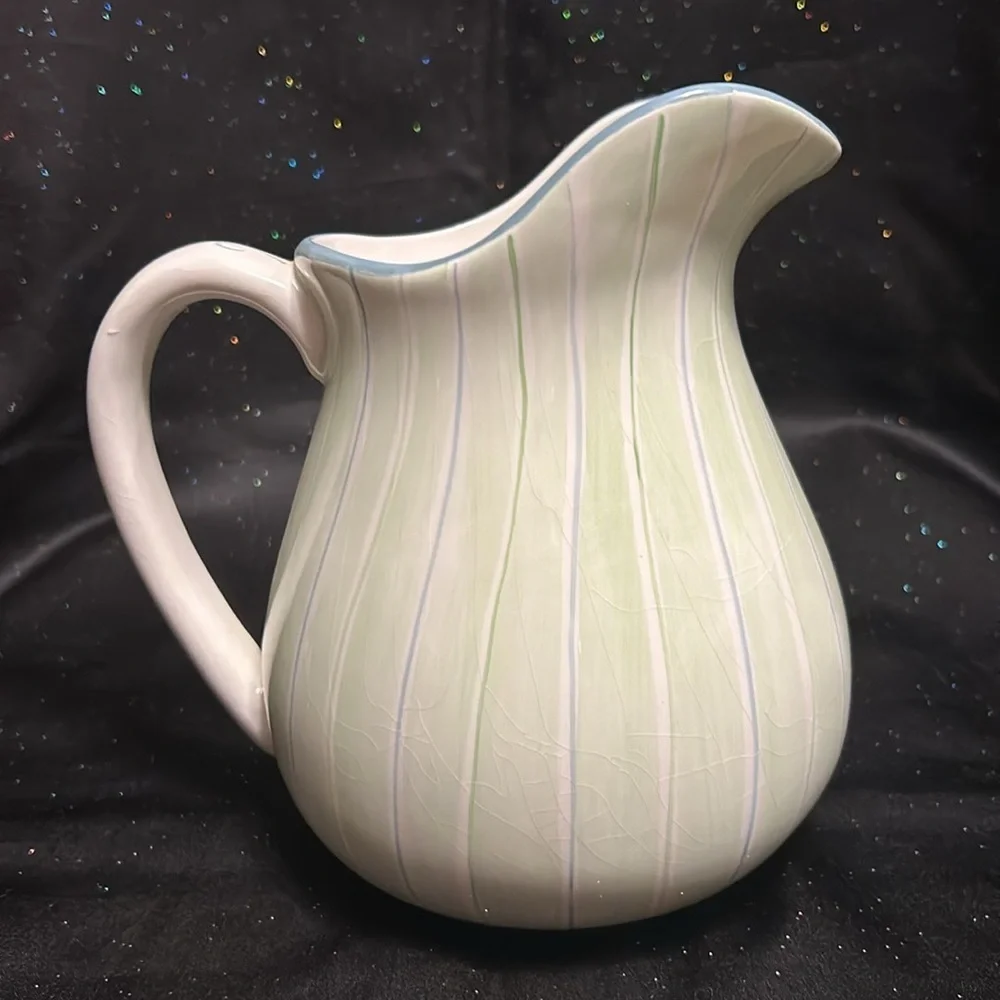 Flowered 🌼 Pitcher - Picture 4 of 10